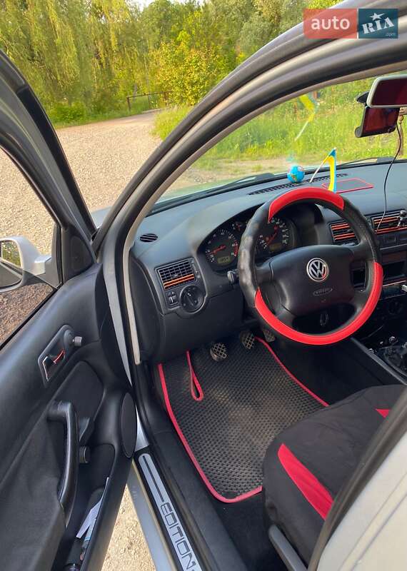 Фото Volkswagen Golf з оголошення AUTO.RIA