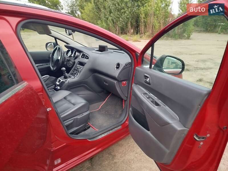 Фото Peugeot 5008 з оголошення AUTO.RIA