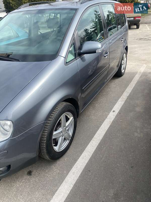 Фото Volkswagen Touran з оголошення AUTO.RIA