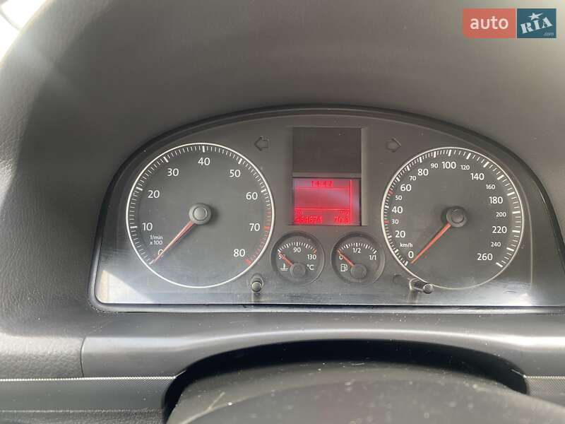 Фото Volkswagen Touran з оголошення AUTO.RIA