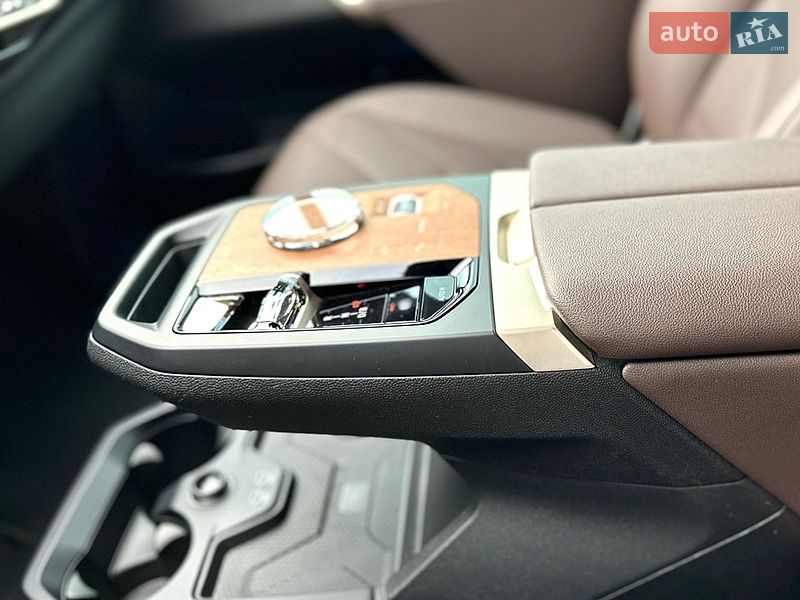 Фото BMW iX з оголошення AUTO.RIA