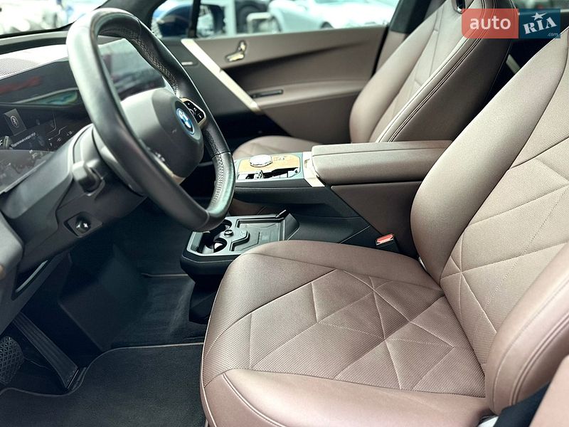 Фото BMW iX з оголошення AUTO.RIA