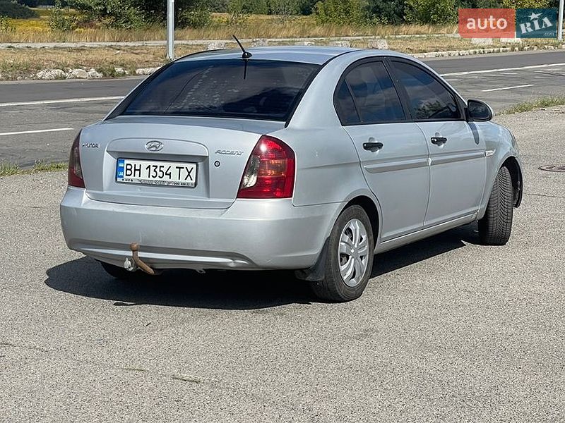 Фото Hyundai Accent з оголошення AUTO.RIA