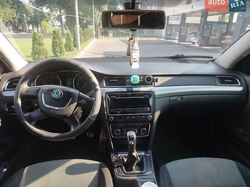 Фото Skoda Superb з оголошення AUTO.RIA