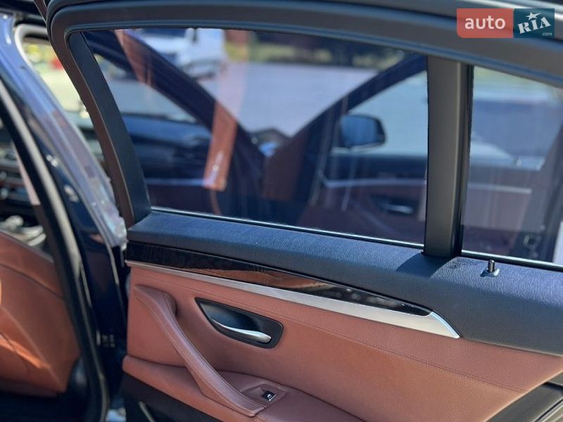 Фото BMW 5 Series з оголошення AUTO.RIA