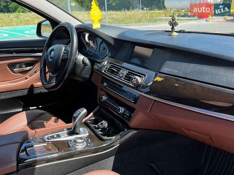 Фото BMW 5 Series з оголошення AUTO.RIA