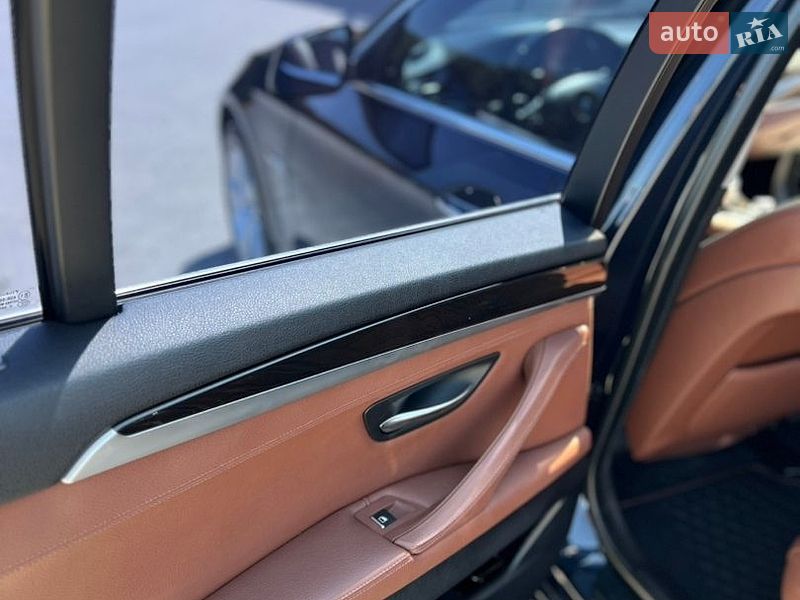 Фото BMW 5 Series з оголошення AUTO.RIA