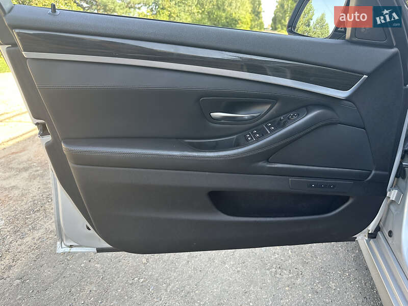 Фото BMW 5 Series з оголошення AUTO.RIA
