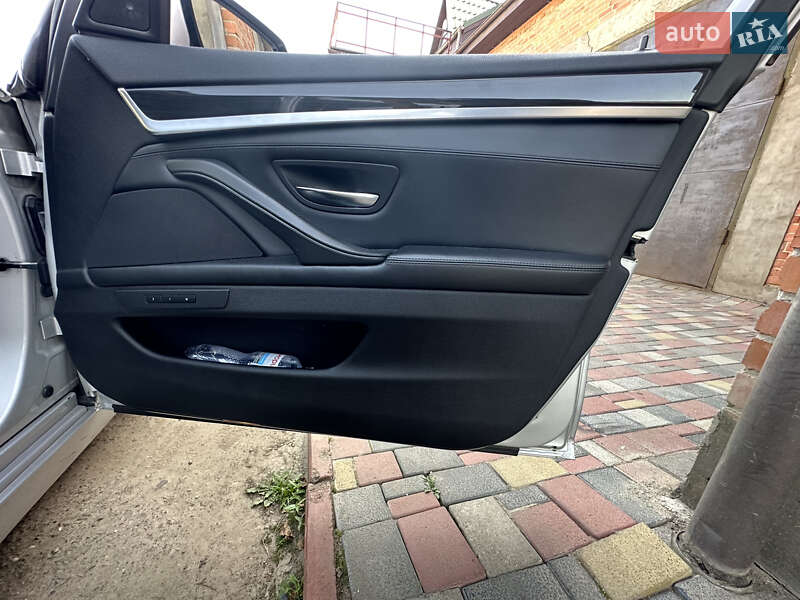 Фото BMW 5 Series з оголошення AUTO.RIA
