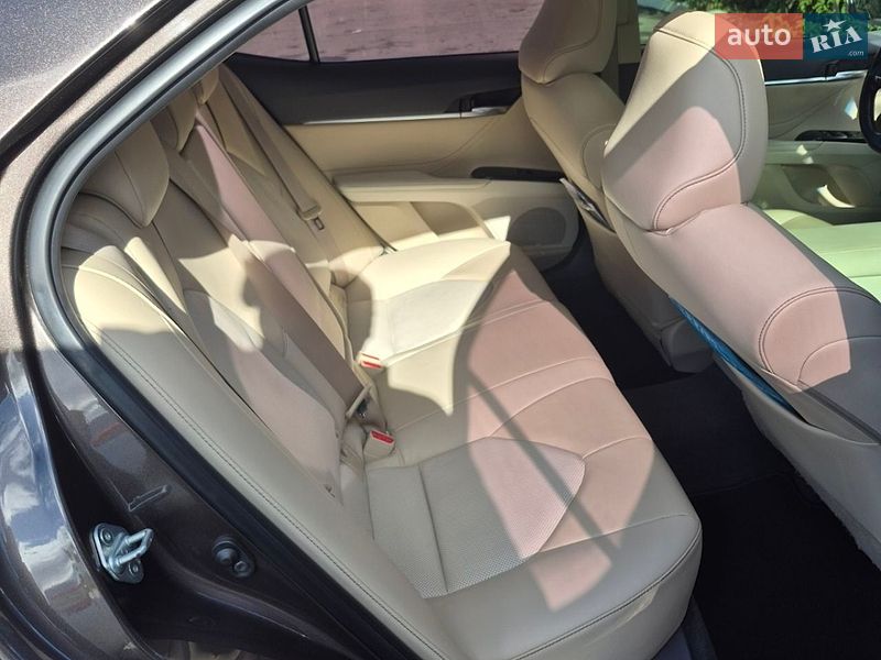 Фото Toyota Camry з оголошення AUTO.RIA