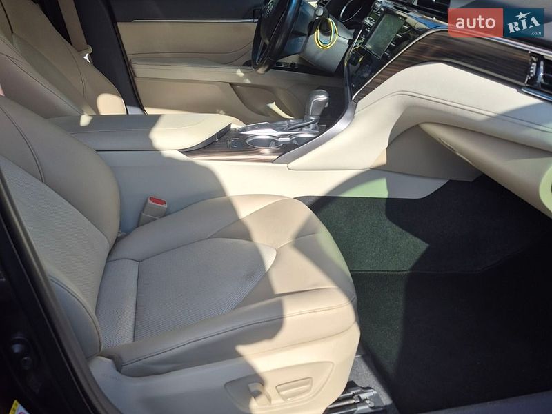 Фото Toyota Camry з оголошення AUTO.RIA
