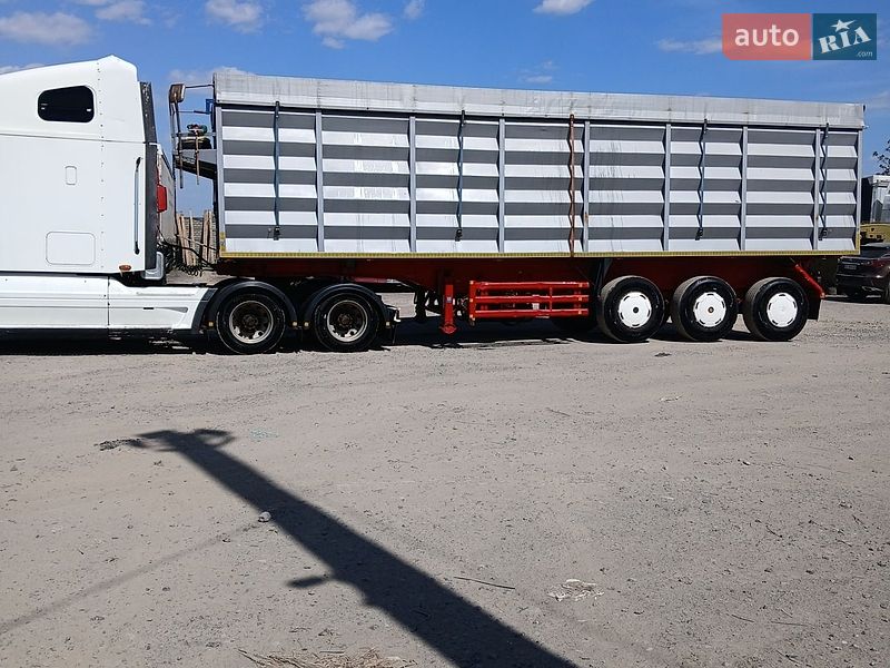 Фото Freightliner Century з оголошення AUTO.RIA