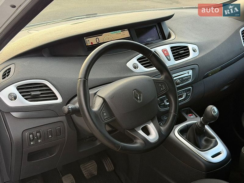 Фото Renault Grand Scenic з оголошення AUTO.RIA