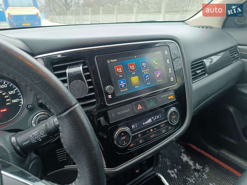 Фото Mitsubishi Outlander з оголошення AUTO.RIA