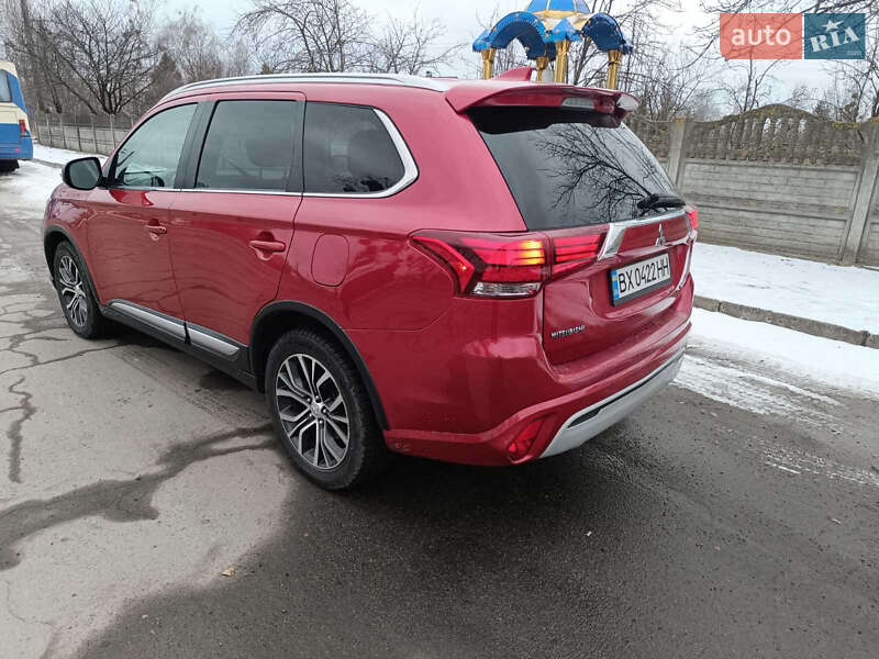 Фото Mitsubishi Outlander з оголошення AUTO.RIA