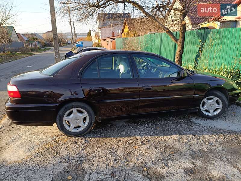 Фото Opel Omega з оголошення AUTO.RIA