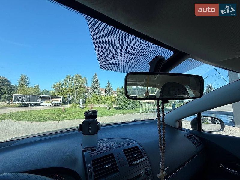 Фото Toyota Avensis з оголошення AUTO.RIA