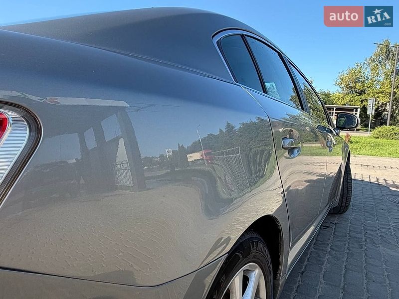 Фото Toyota Avensis з оголошення AUTO.RIA