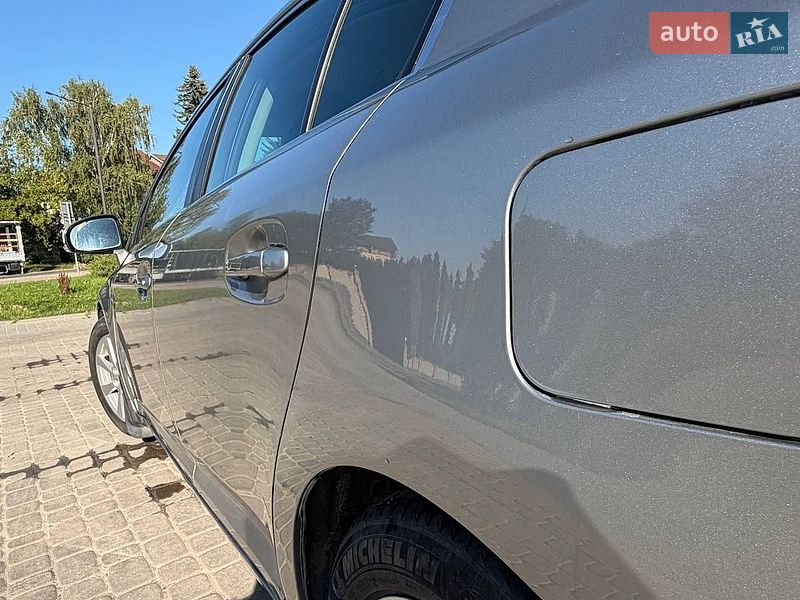 Фото Toyota Avensis з оголошення AUTO.RIA