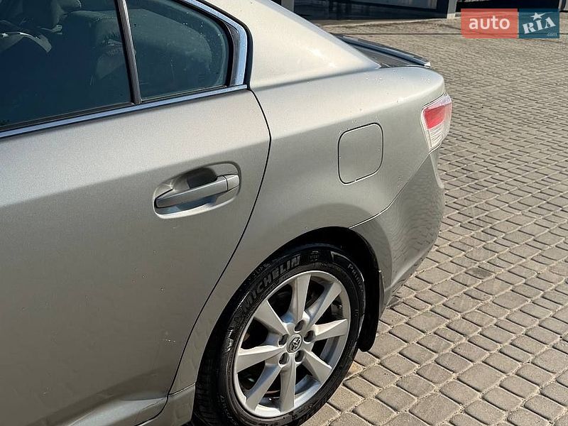 Фото Toyota Avensis з оголошення AUTO.RIA