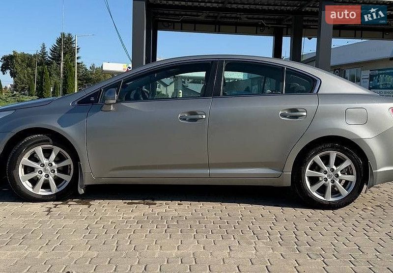 Фото Toyota Avensis з оголошення AUTO.RIA