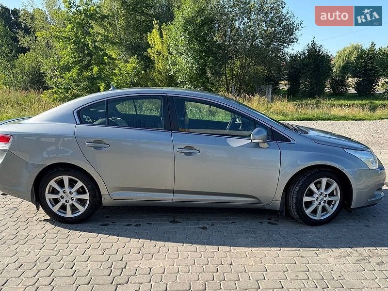 Фото Toyota Avensis з оголошення AUTO.RIA