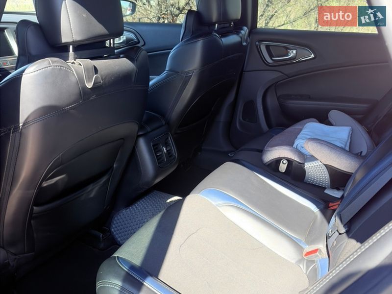 Фото Chrysler 200 з оголошення AUTO.RIA