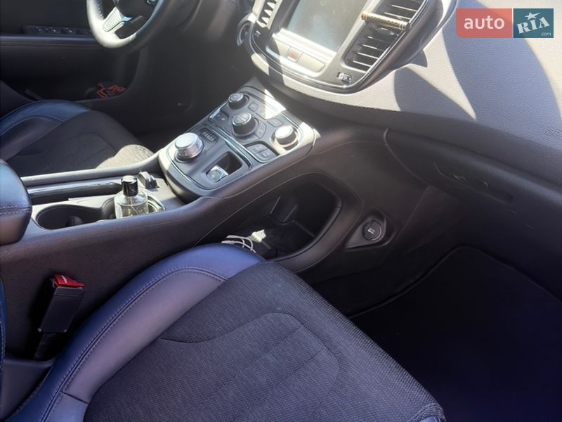 Фото Chrysler 200 з оголошення AUTO.RIA