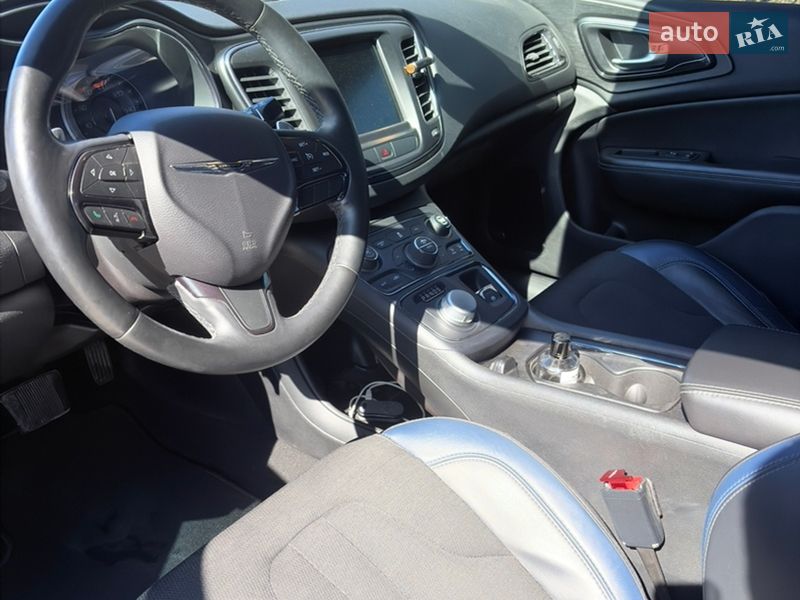 Фото Chrysler 200 з оголошення AUTO.RIA