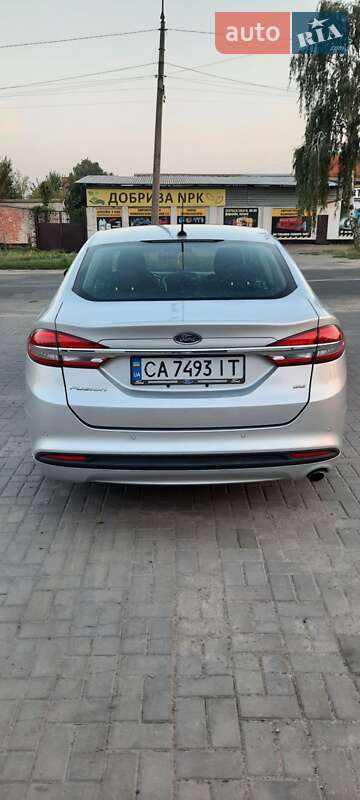 Фото Ford Fusion з оголошення AUTO.RIA