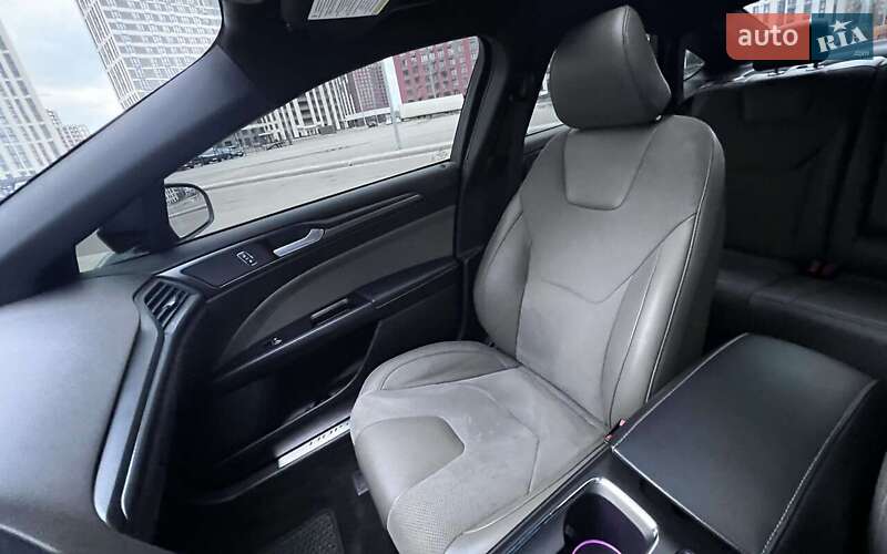 Фото Ford Fusion з оголошення AUTO.RIA