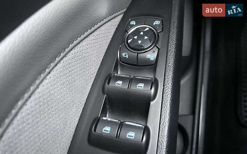 Фото Ford Fusion з оголошення AUTO.RIA