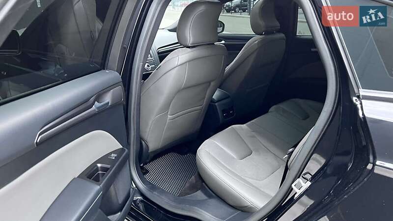 Фото Ford Fusion з оголошення AUTO.RIA