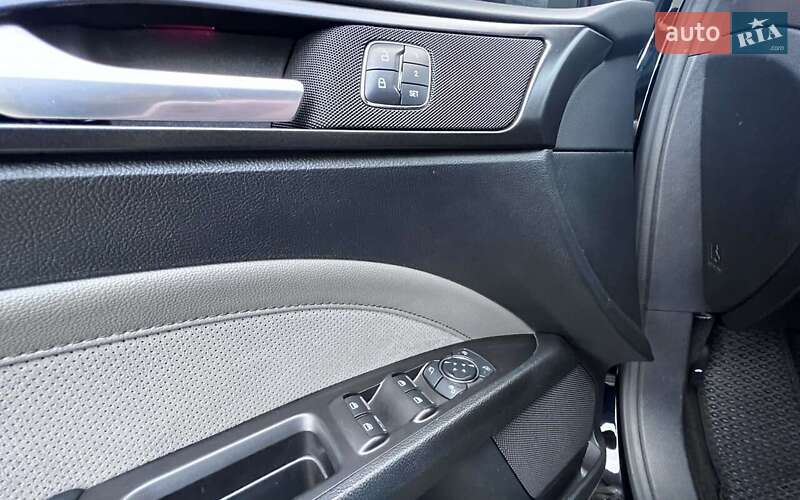 Фото Ford Fusion з оголошення AUTO.RIA