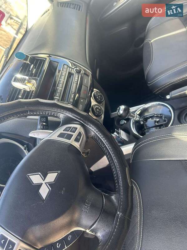 Фото Mitsubishi Outlander з оголошення AUTO.RIA