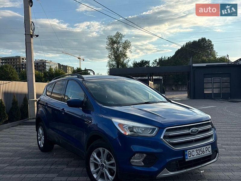 Фото Ford Escape з оголошення AUTO.RIA