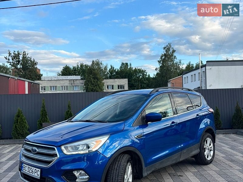 Фото Ford Escape з оголошення AUTO.RIA