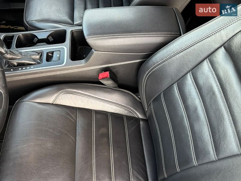 Фото Ford Escape з оголошення AUTO.RIA
