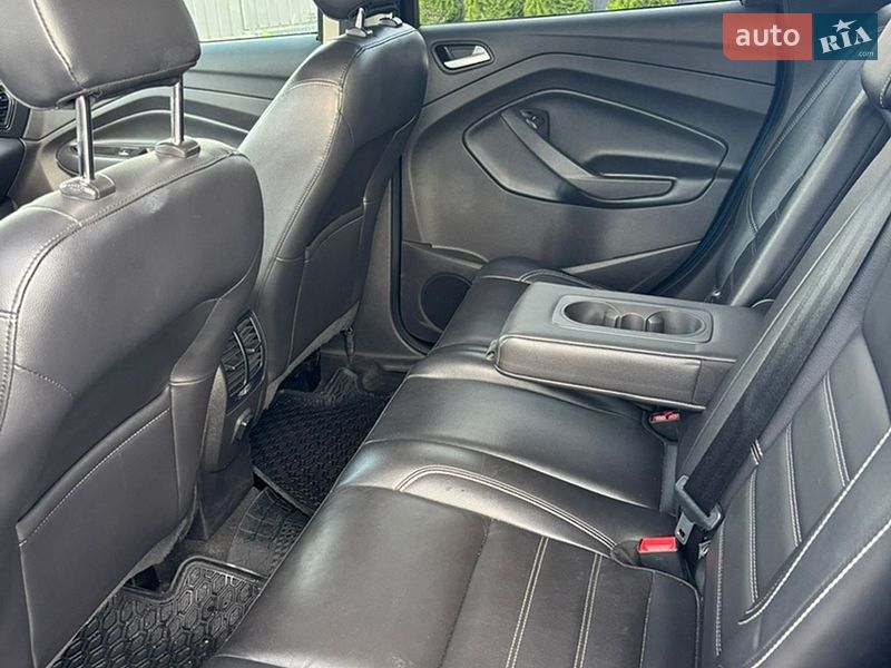 Фото Ford Escape з оголошення AUTO.RIA