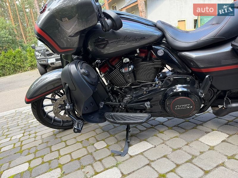 Фото Harley-Davidson CVO Street Glide з оголошення AUTO.RIA