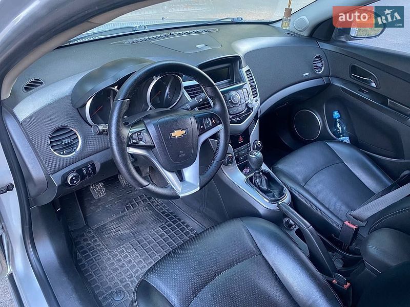 Фото Chevrolet Cruze з оголошення AUTO.RIA