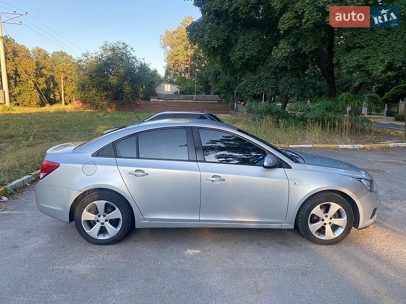 Фото Chevrolet Cruze з оголошення AUTO.RIA
