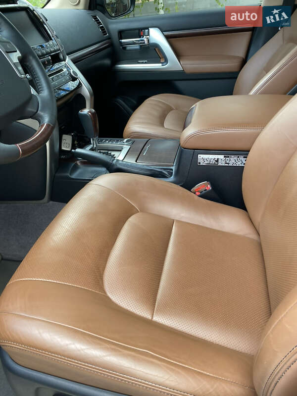 Фото Toyota Land Cruiser з оголошення AUTO.RIA