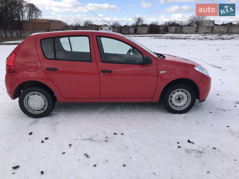 Фото Dacia Sandero з оголошення AUTO.RIA