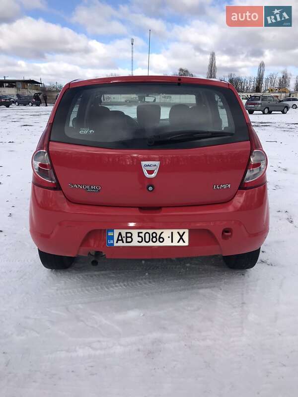 Фото Dacia Sandero з оголошення AUTO.RIA