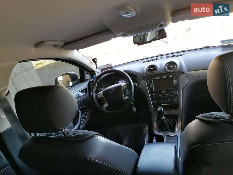 Фото Ford Mondeo з оголошення AUTO.RIA