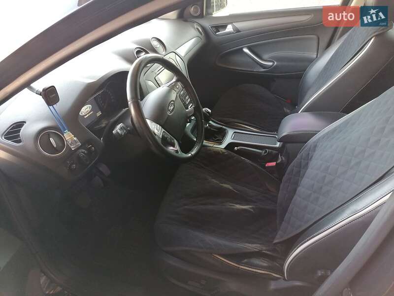Фото Ford Mondeo з оголошення AUTO.RIA