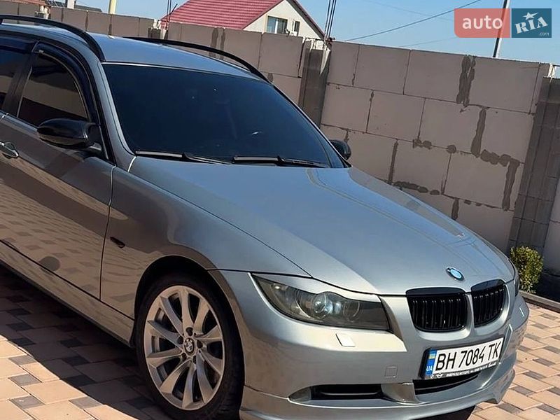 Фото BMW 3 Series з оголошення AUTO.RIA