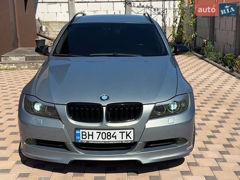 Фото BMW 3 Series з оголошення AUTO.RIA