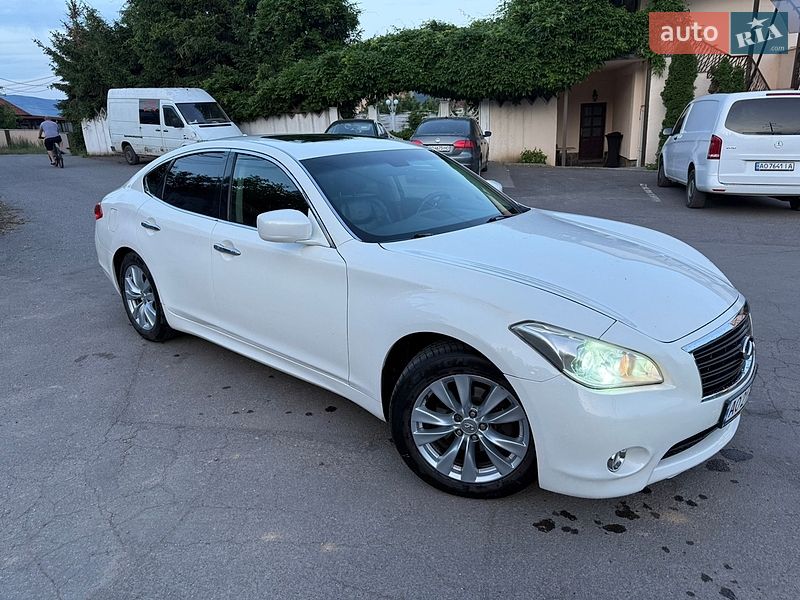 Фото Infiniti M37 з оголошення AUTO.RIA